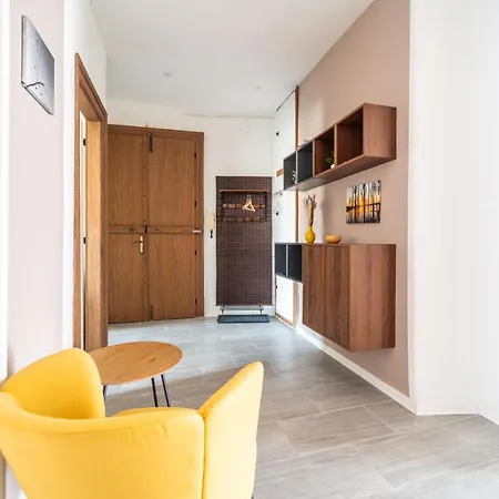 Guesthost - Modern Flat X4 Near The Center Апартаменты Триест