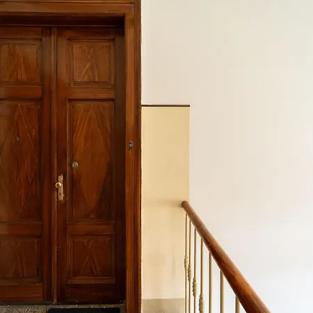 Guesthost - Modern Flat X4 Near The Center Апартаменты *